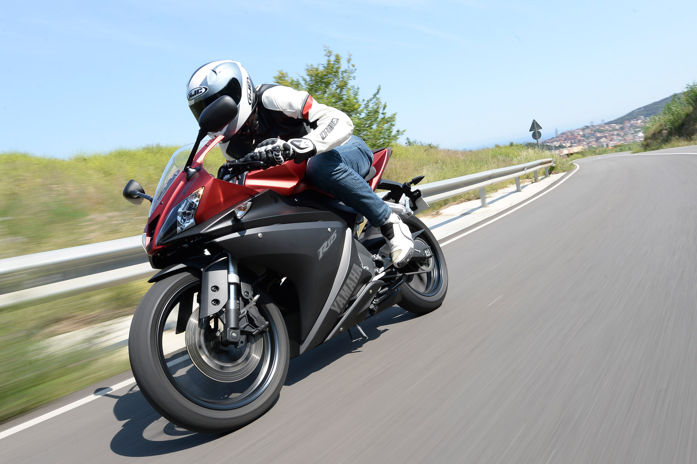 Yamaha YZF-R125 tracking