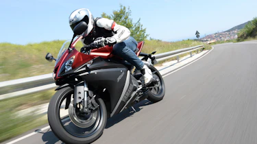 Yamaha YZF-R125 tracking