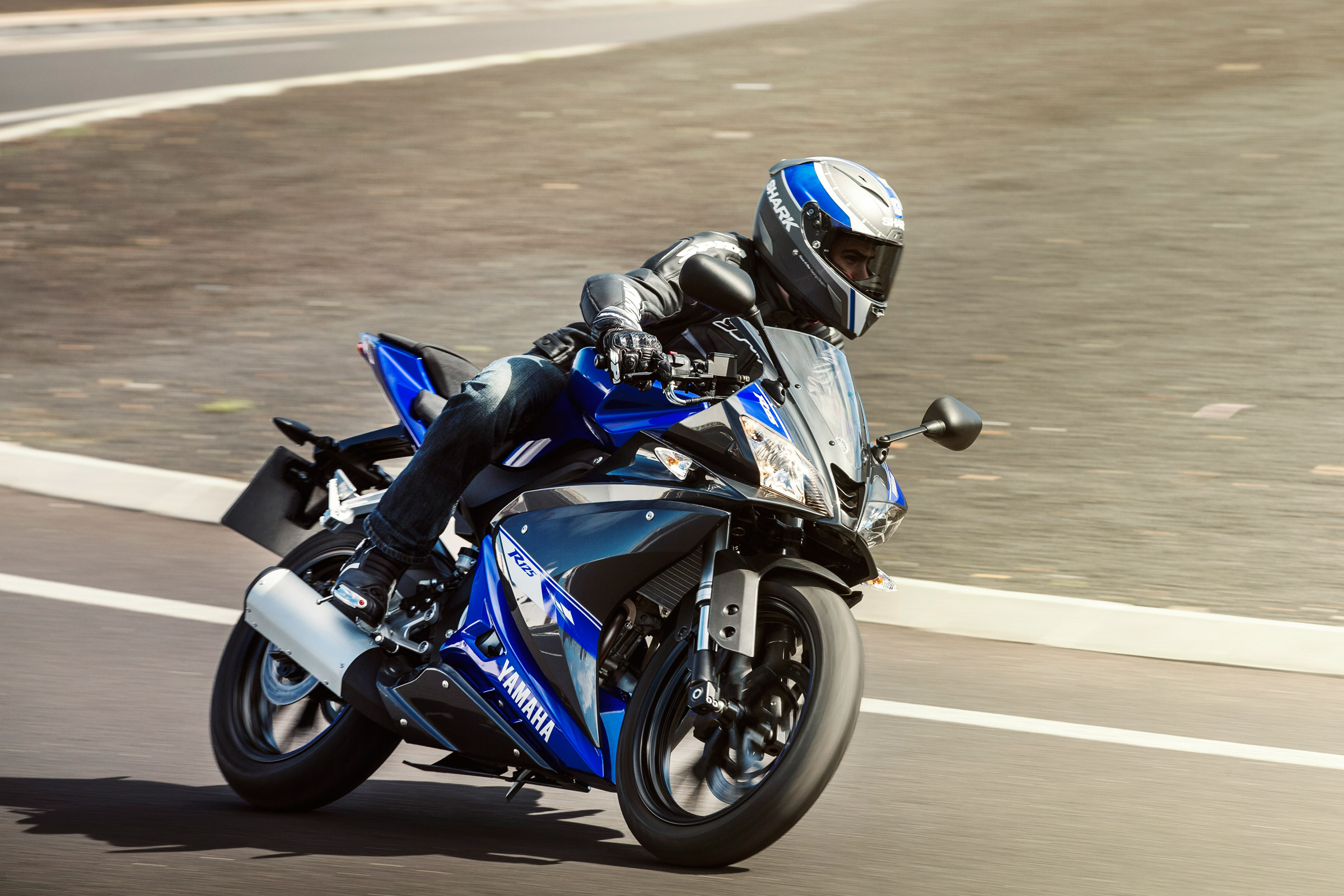 Yamaha YZF-R125 track