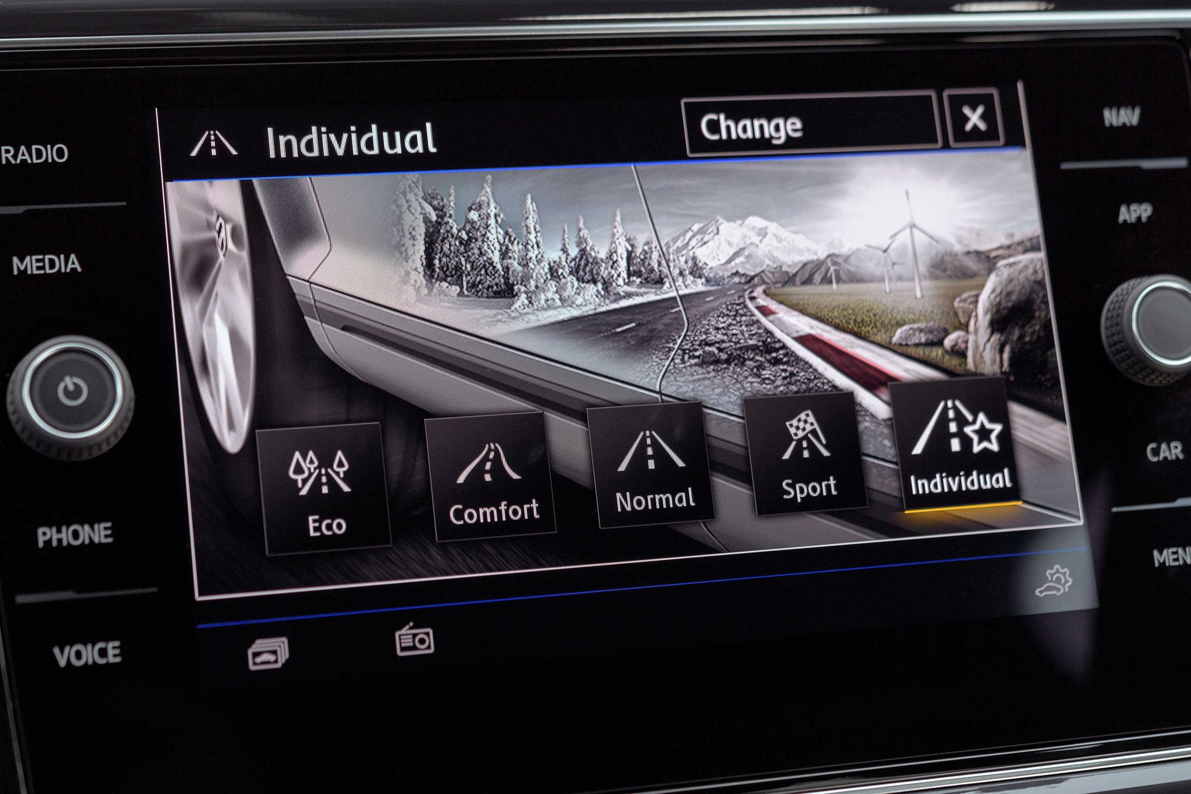 Volkswagen T-Roc - infotainment