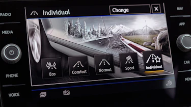Volkswagen T-Roc - infotainment