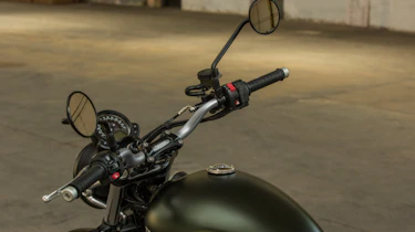 Triumph Street Scrambler review - mirrors