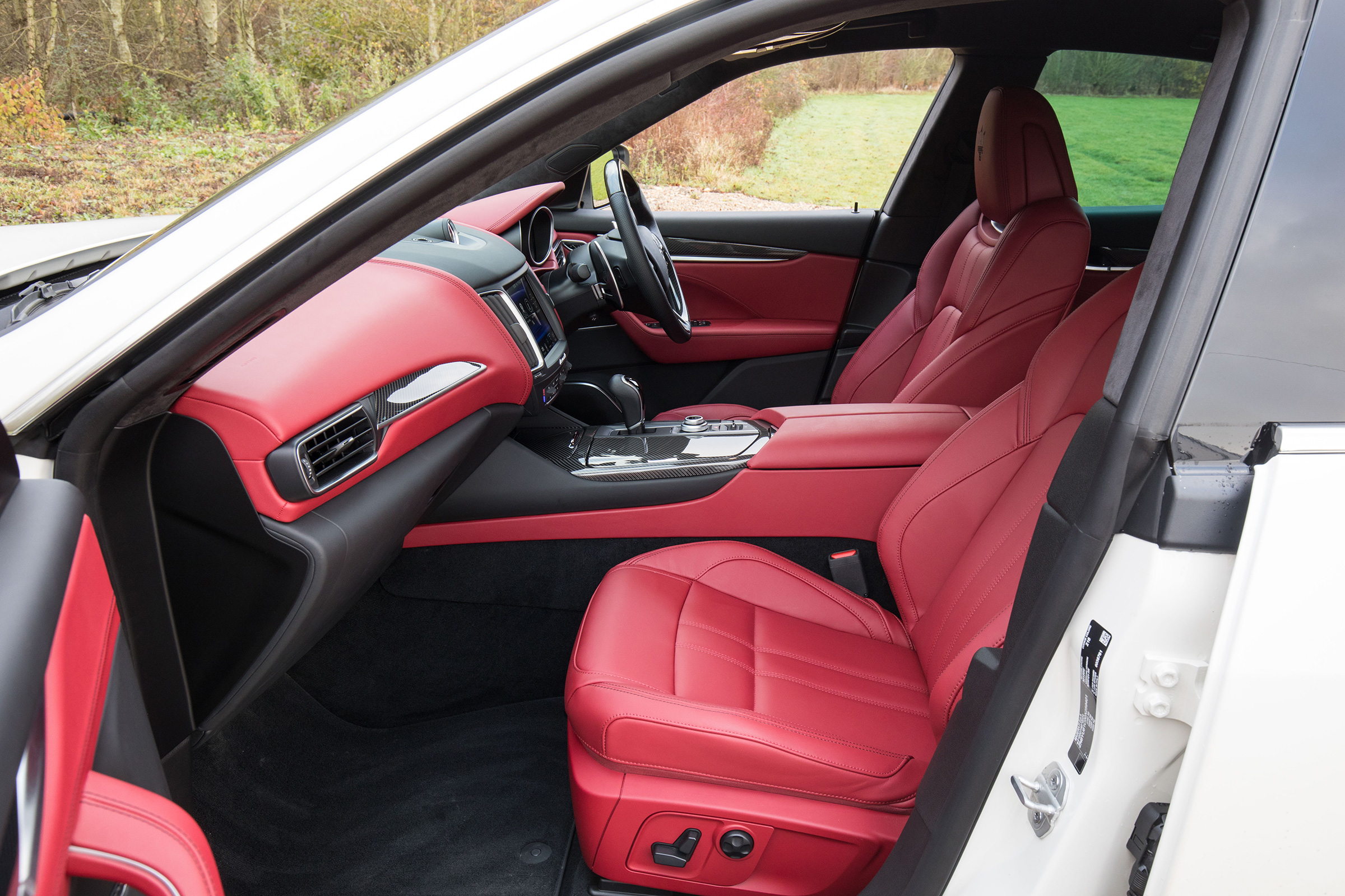 Maserati Levante S - front seats