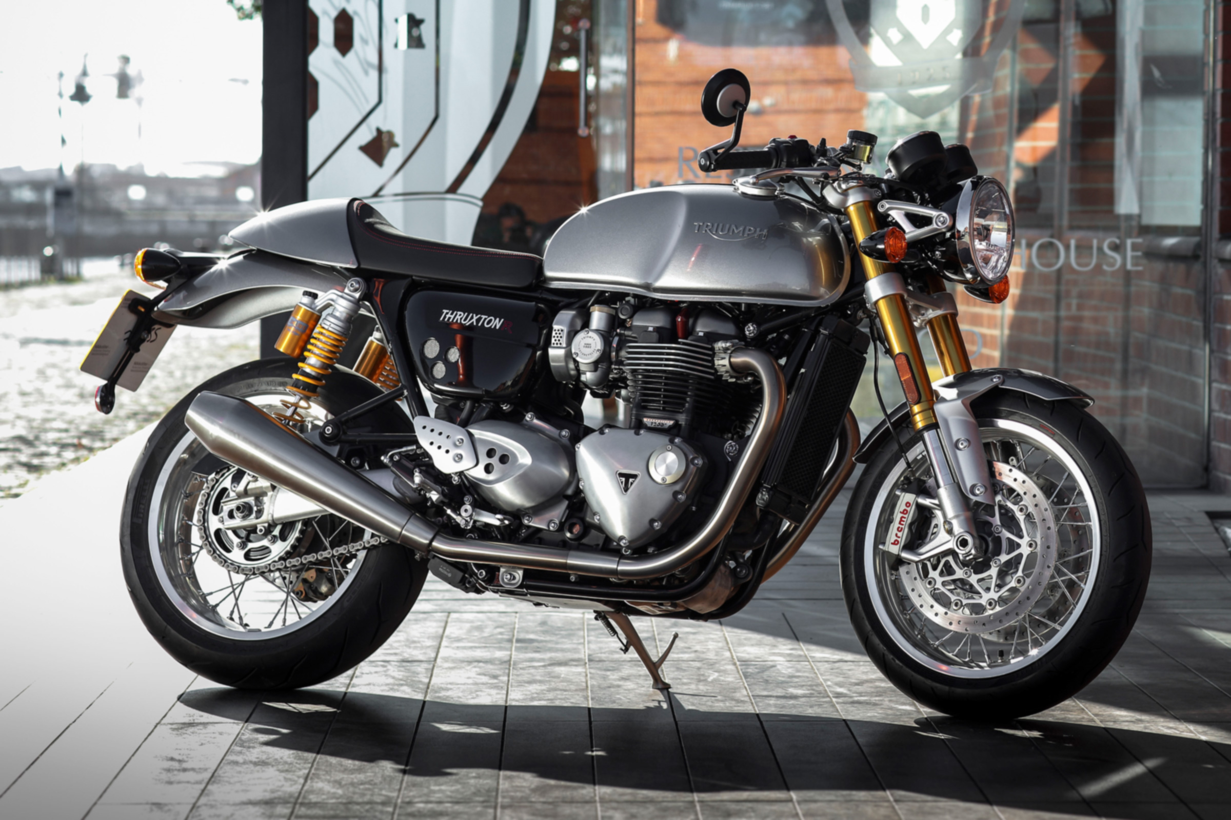 Triumph Thruxton R review - front quarter static