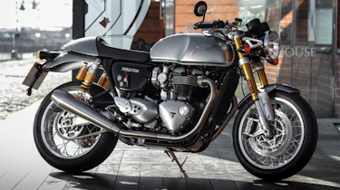 Triumph Thruxton R review - front quarter static