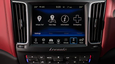 Maserati Levante S - infotainment