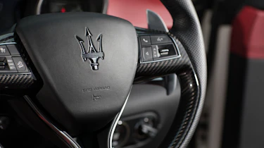 Maserati Levante S - steering wheel