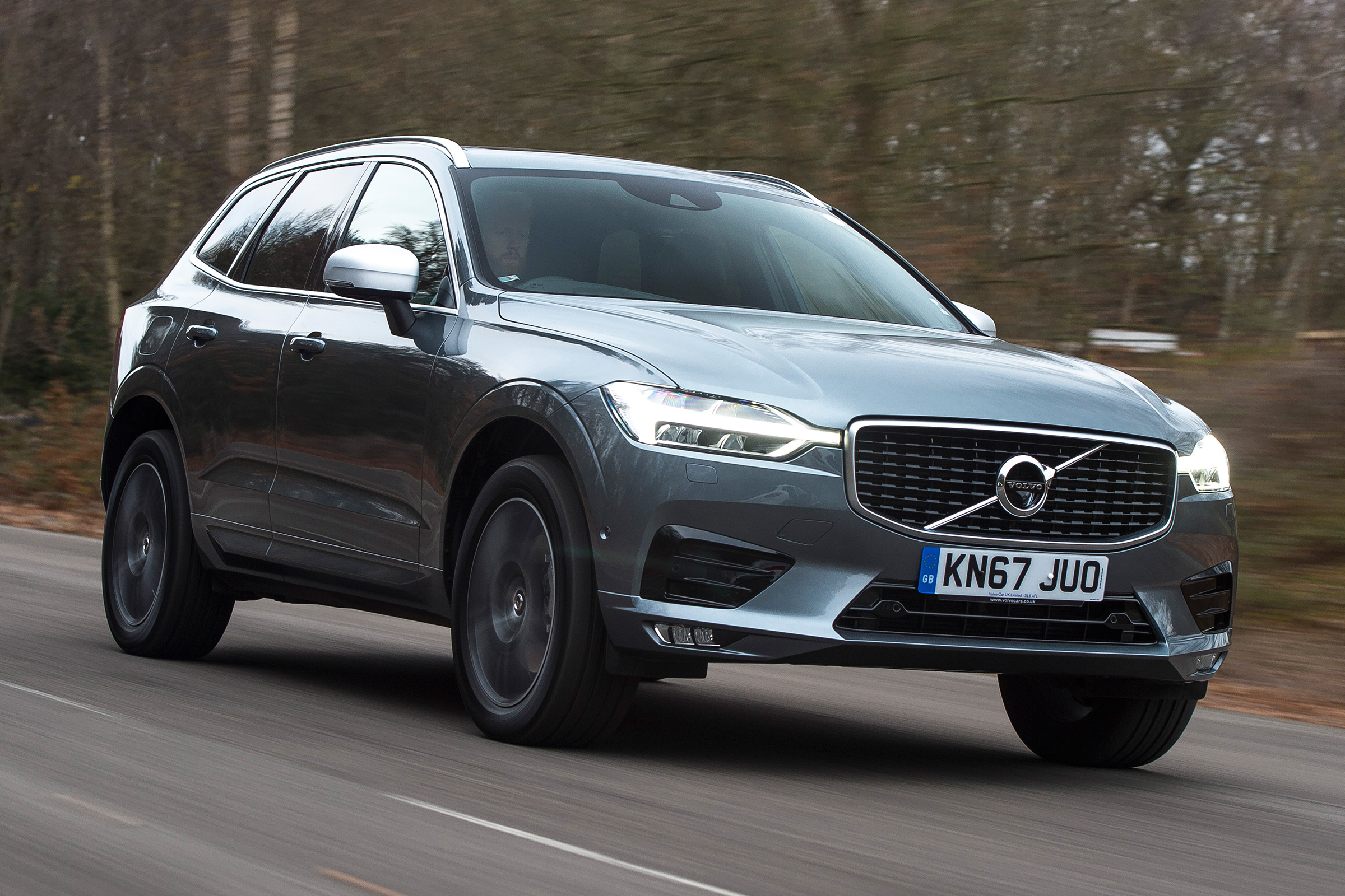 Volvo XC60 - front