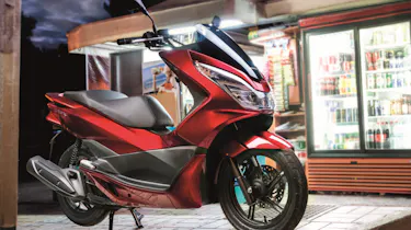 Honda PCX 125 review - header