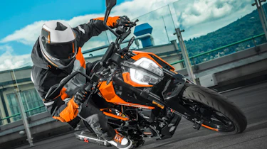 KTM Duke 125 review - header