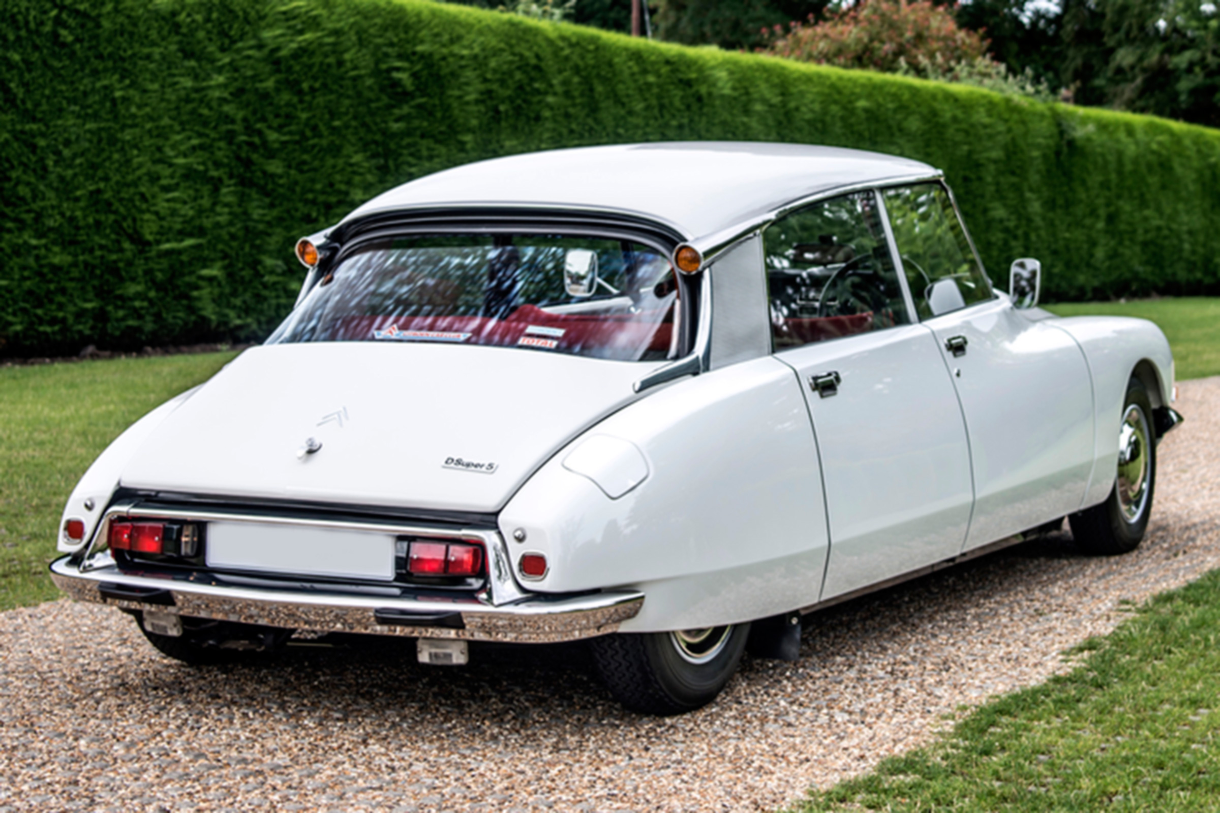 Cool cars: the top 10 coolest cars - Citroen DS rear