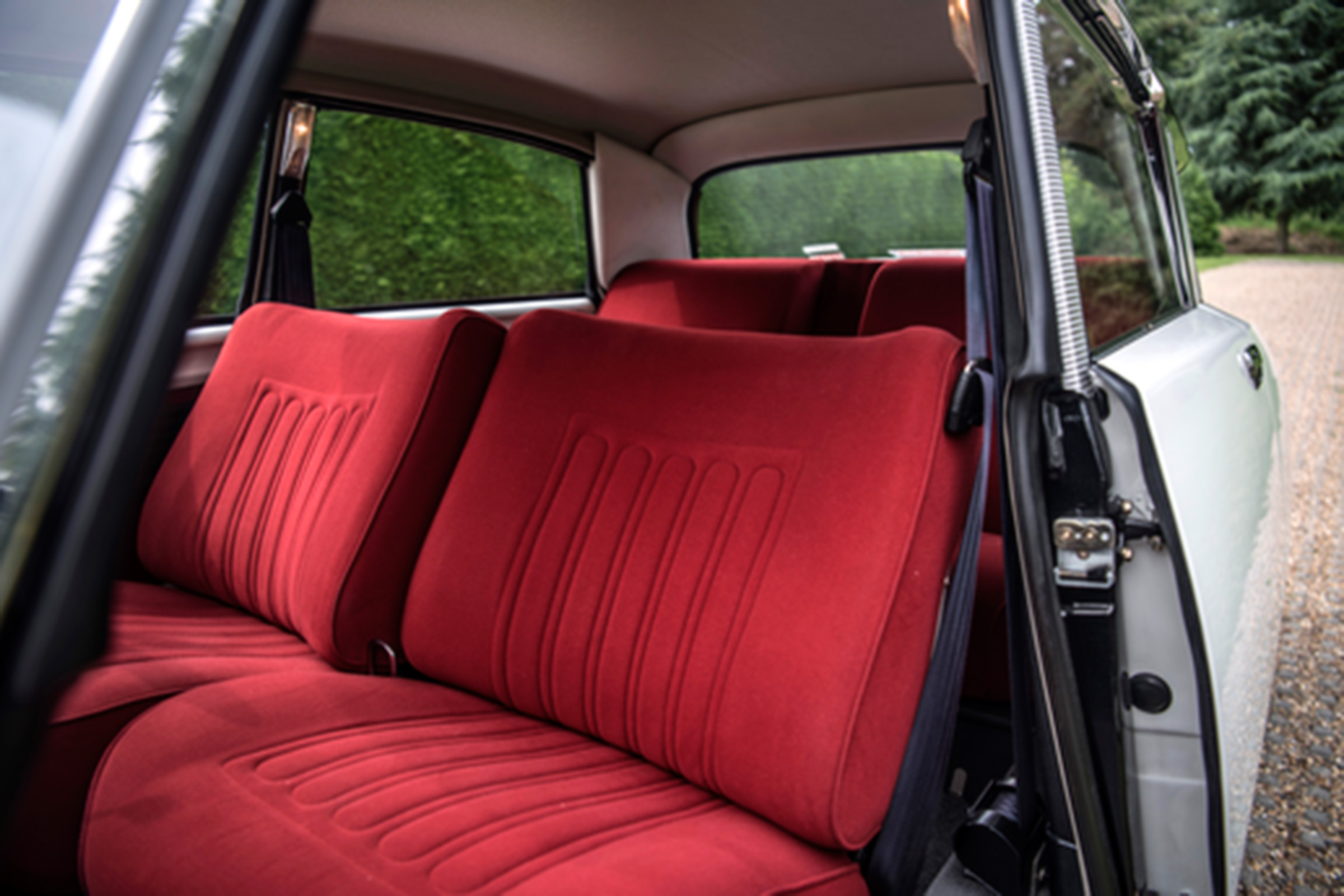 Cool cars: the top 10 coolest cars - Citroen DS interior