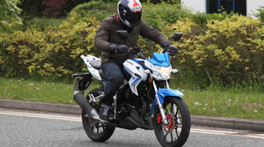 Lexmoto Venom review - front quarter