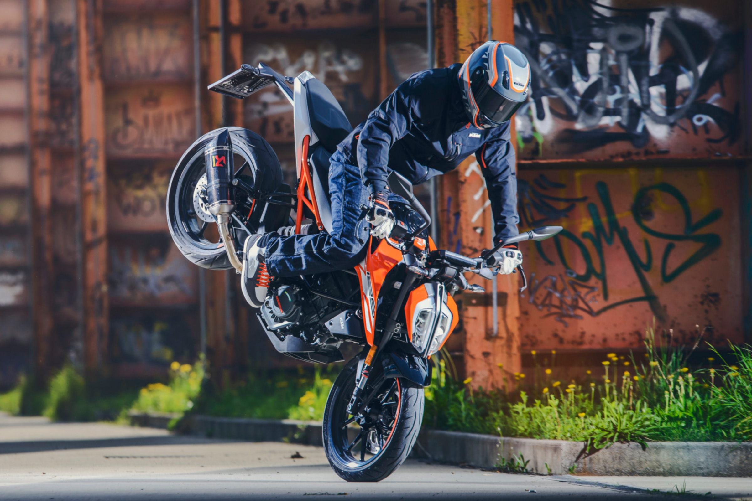 KTM Duke 125 review - front