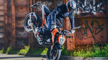 KTM Duke 125 review - front