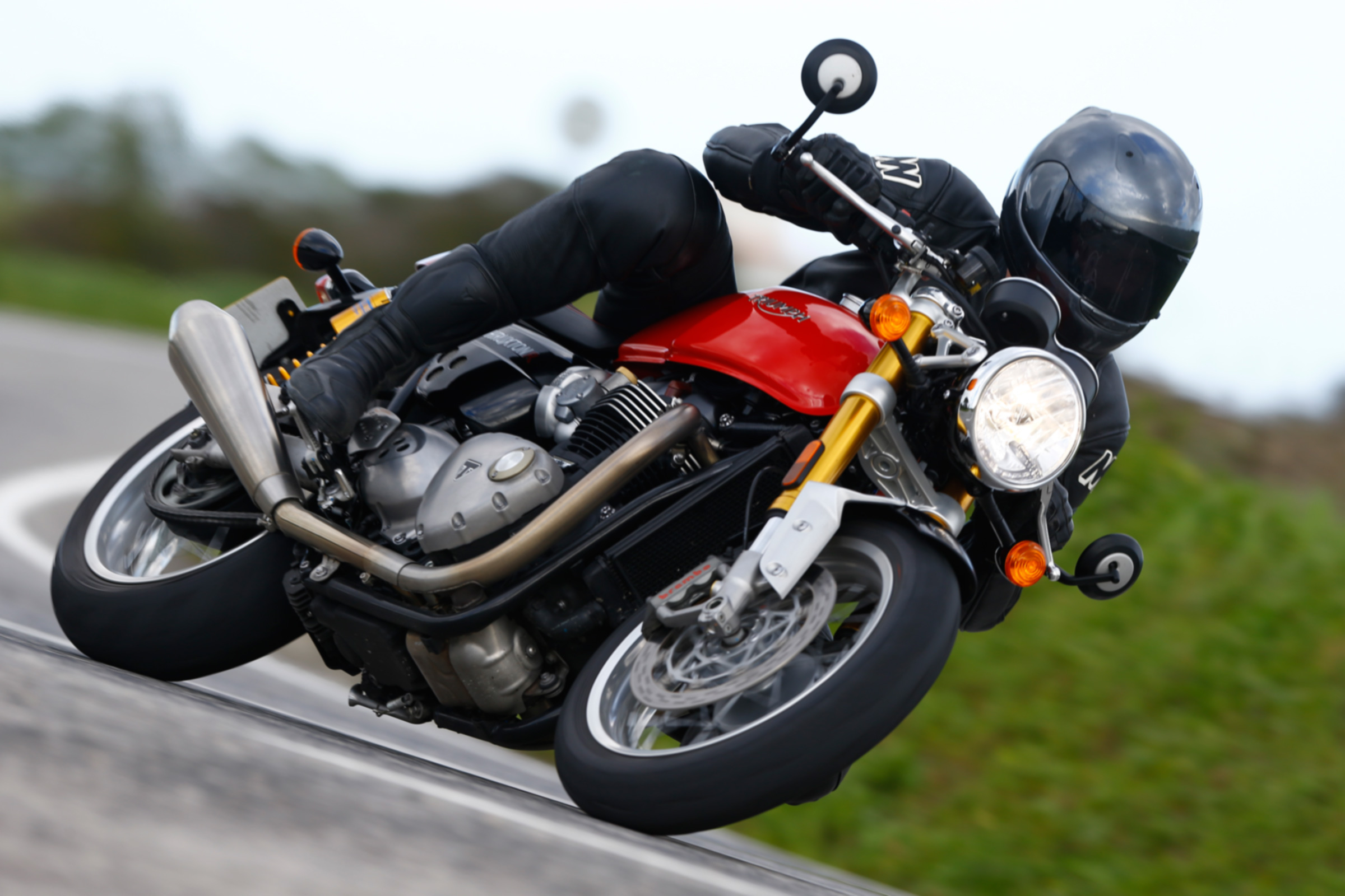 Triumph Thruxton R review - front