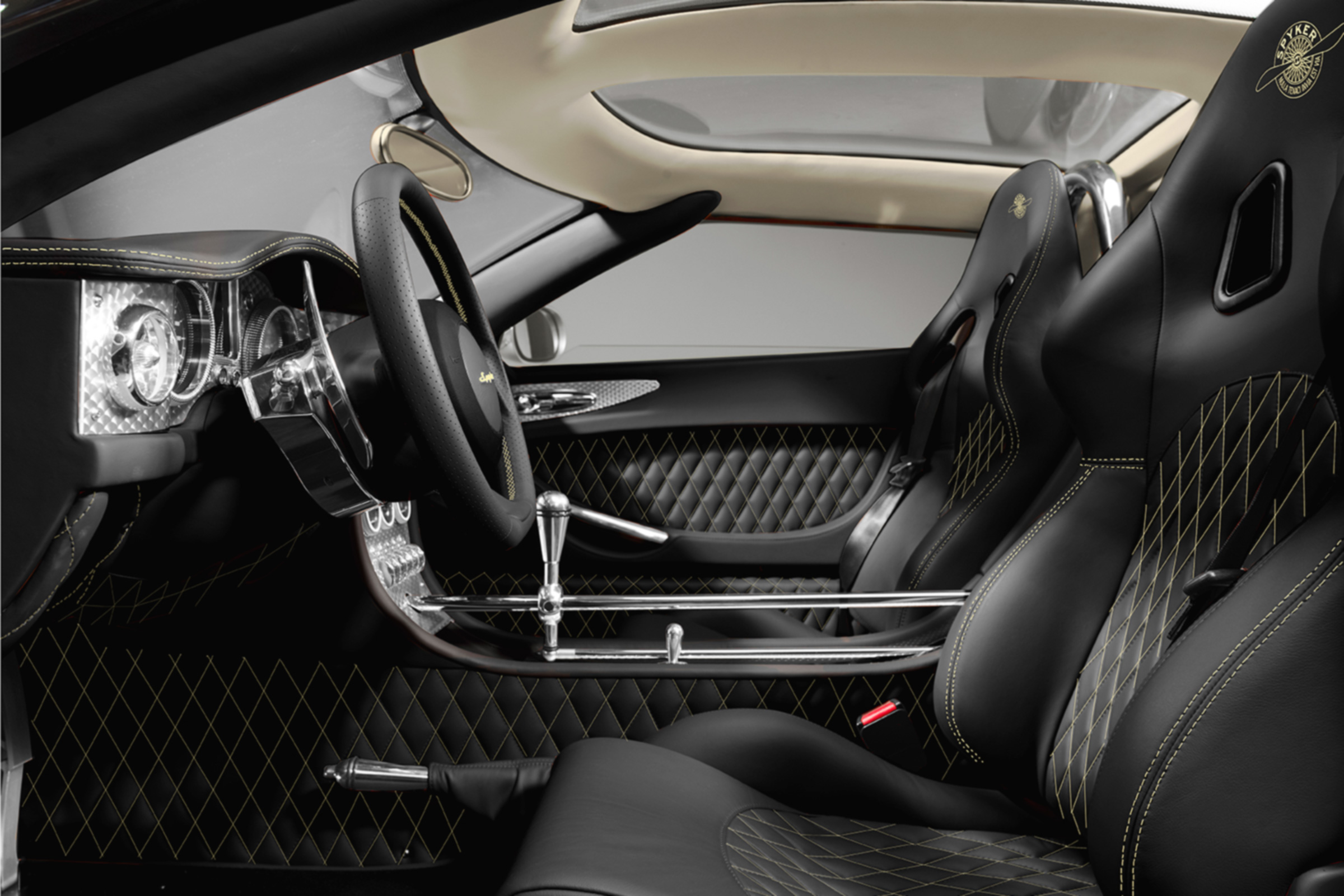 Spyker C8 Aileron - interior