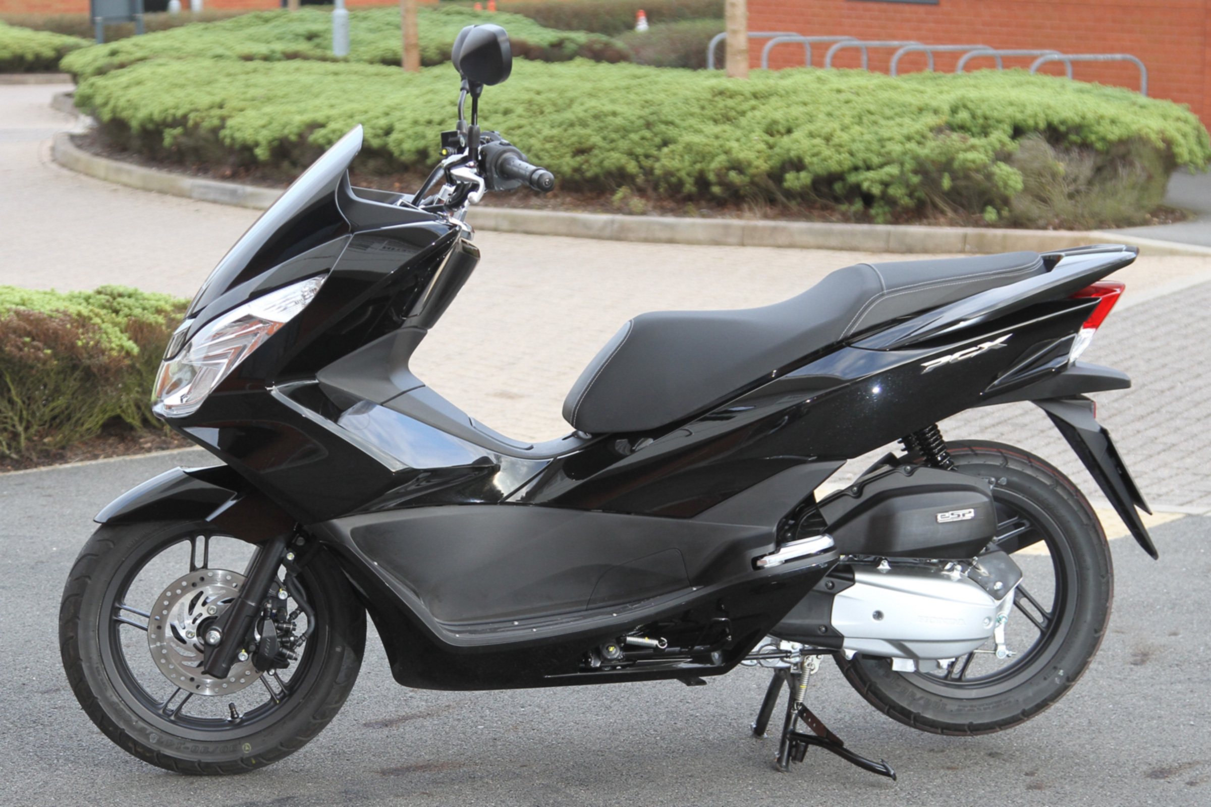 Honda PCX 125 review - black side view