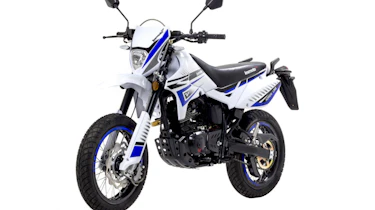 Lexmoto Adrenaline 125 efi review - front quarter