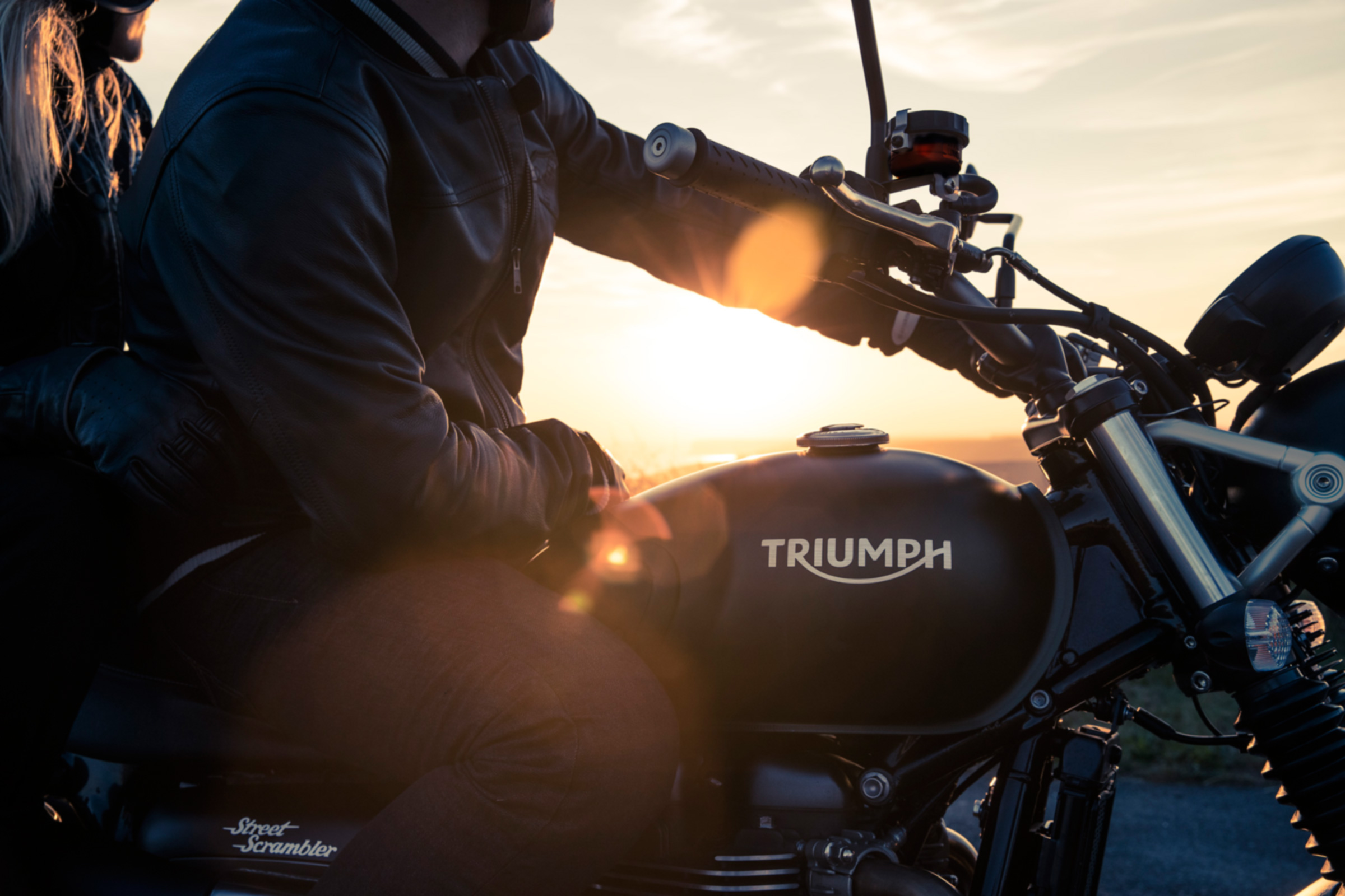 Triumph Street Scrambler review - fuel tank side