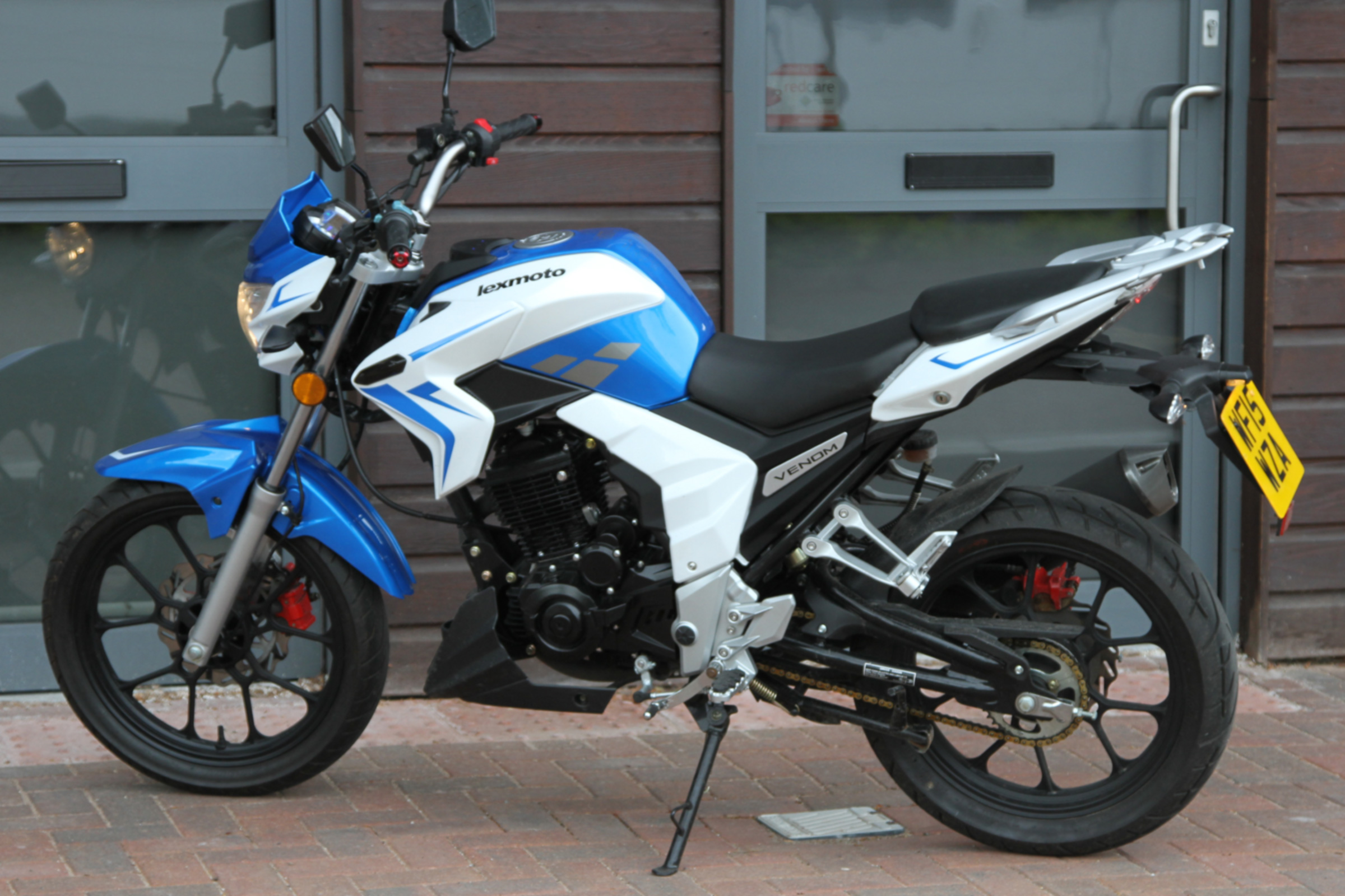 Lexmoto Venom review - rear side