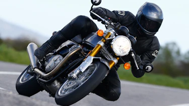 Triumph Thruxton R review - front quarter