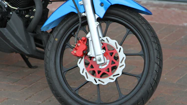 Lexmoto Venom review - front wheel package