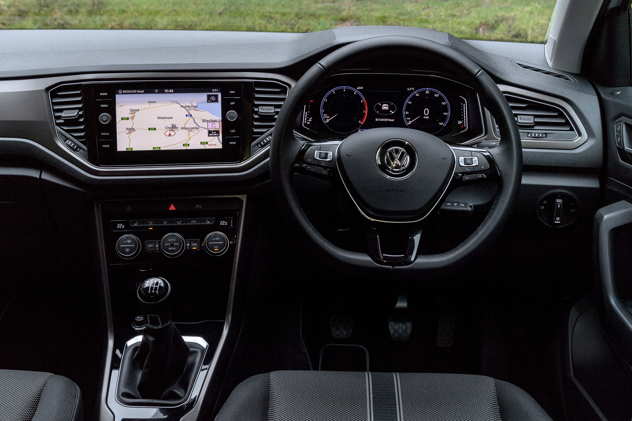 Volkswagen T-Roc - dash