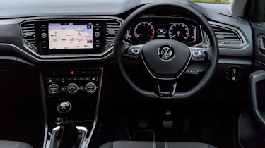 Volkswagen T-Roc - dash