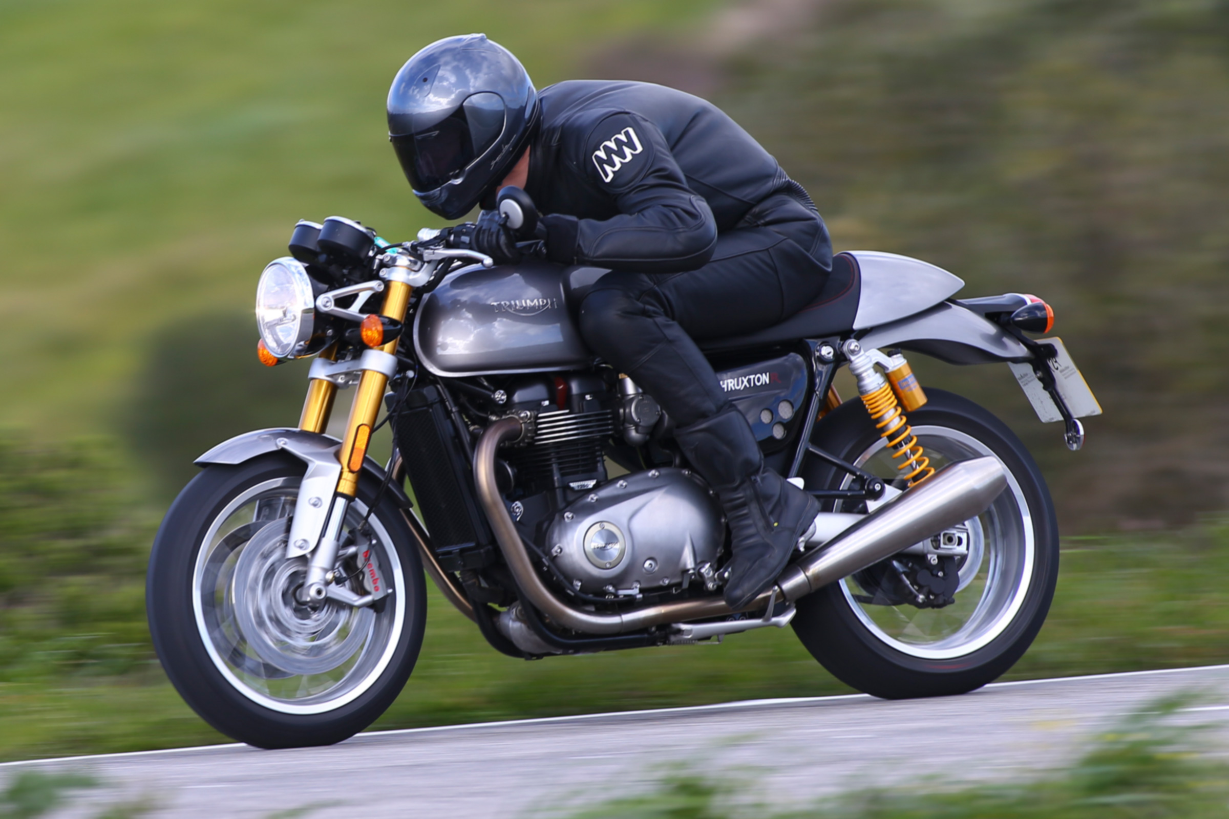 Triumph Thruxton R review - speed
