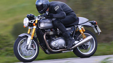 Triumph Thruxton R review - speed