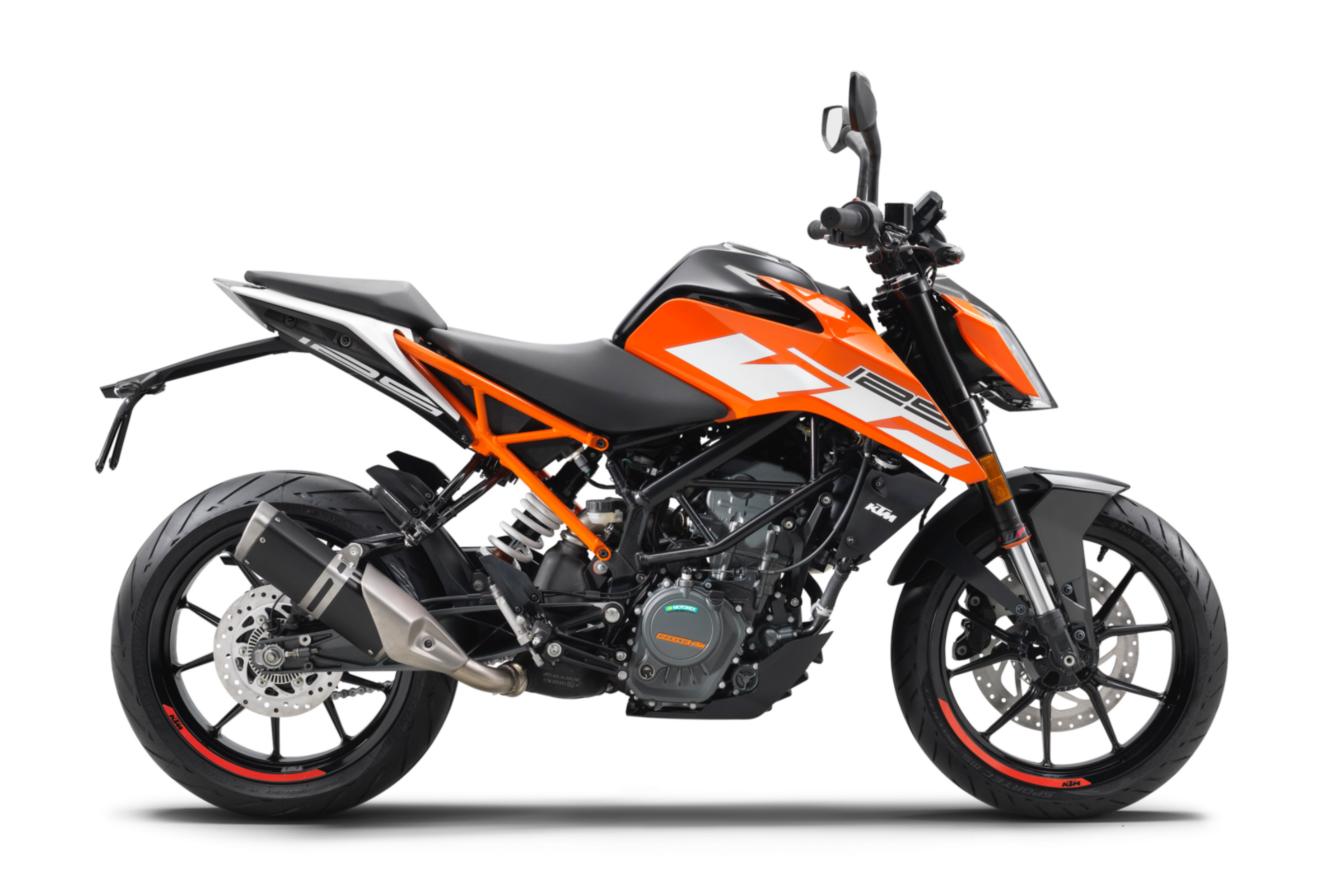 KTM Duke 125 review - right side
