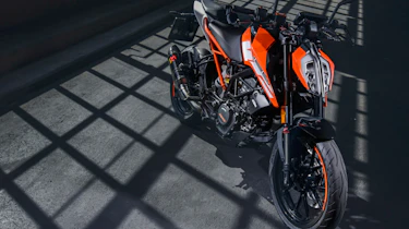 KTM Duke 125 review - static above