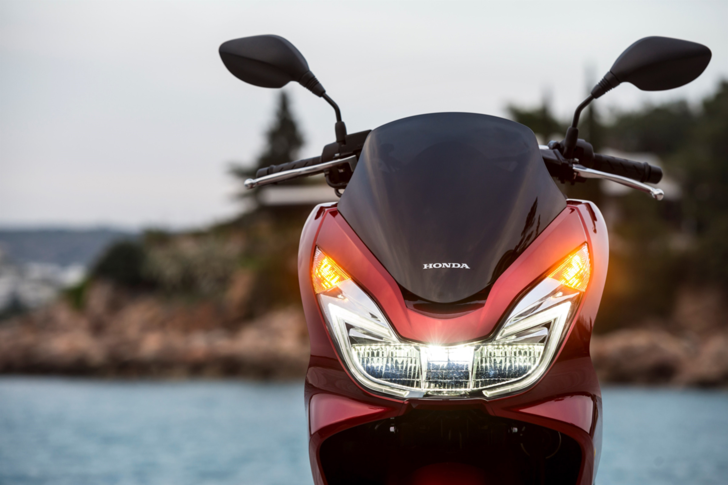Honda PCX 125 review - indicators