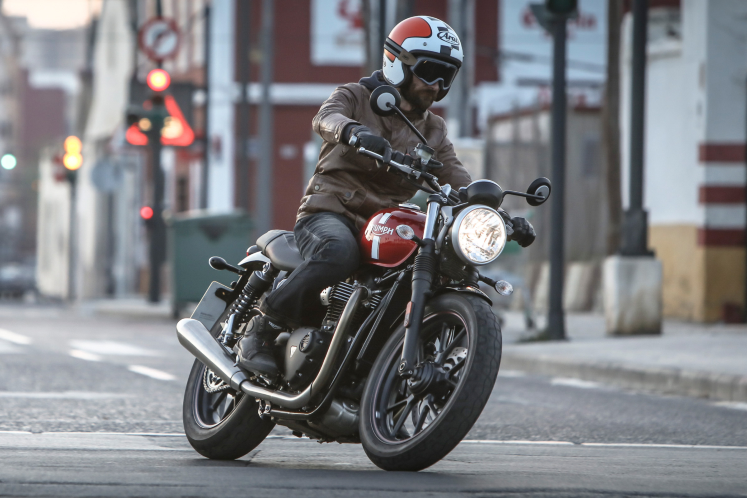 Triumph Street Twin review - city driving
