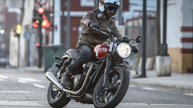 Triumph Street Twin review - city driving
