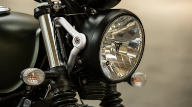 Triumph Street Scrambler review - headlamp
