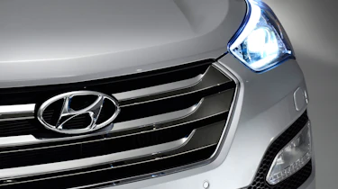 Used Hyundai Santa Fe - grille