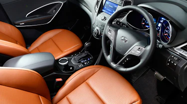Used Hyundai Santa Fe - cabin