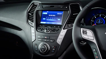 Used Hyundai Santa Fe - infotainment screen