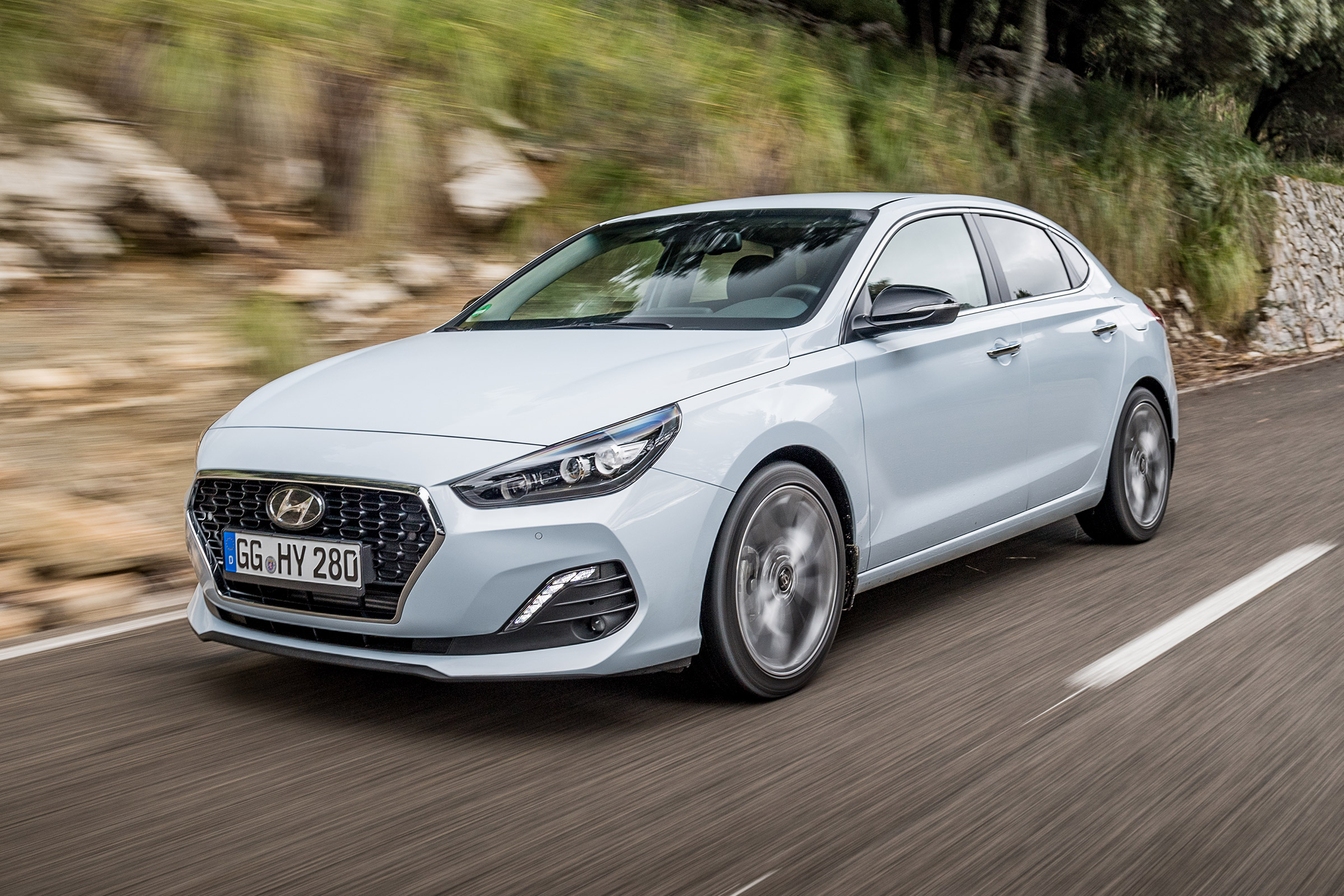 Hyundai i30 Fastback - front
