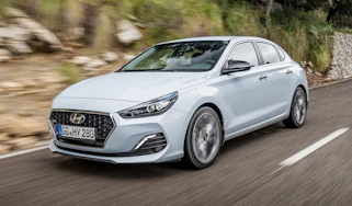 Hyundai i30 Fastback - front