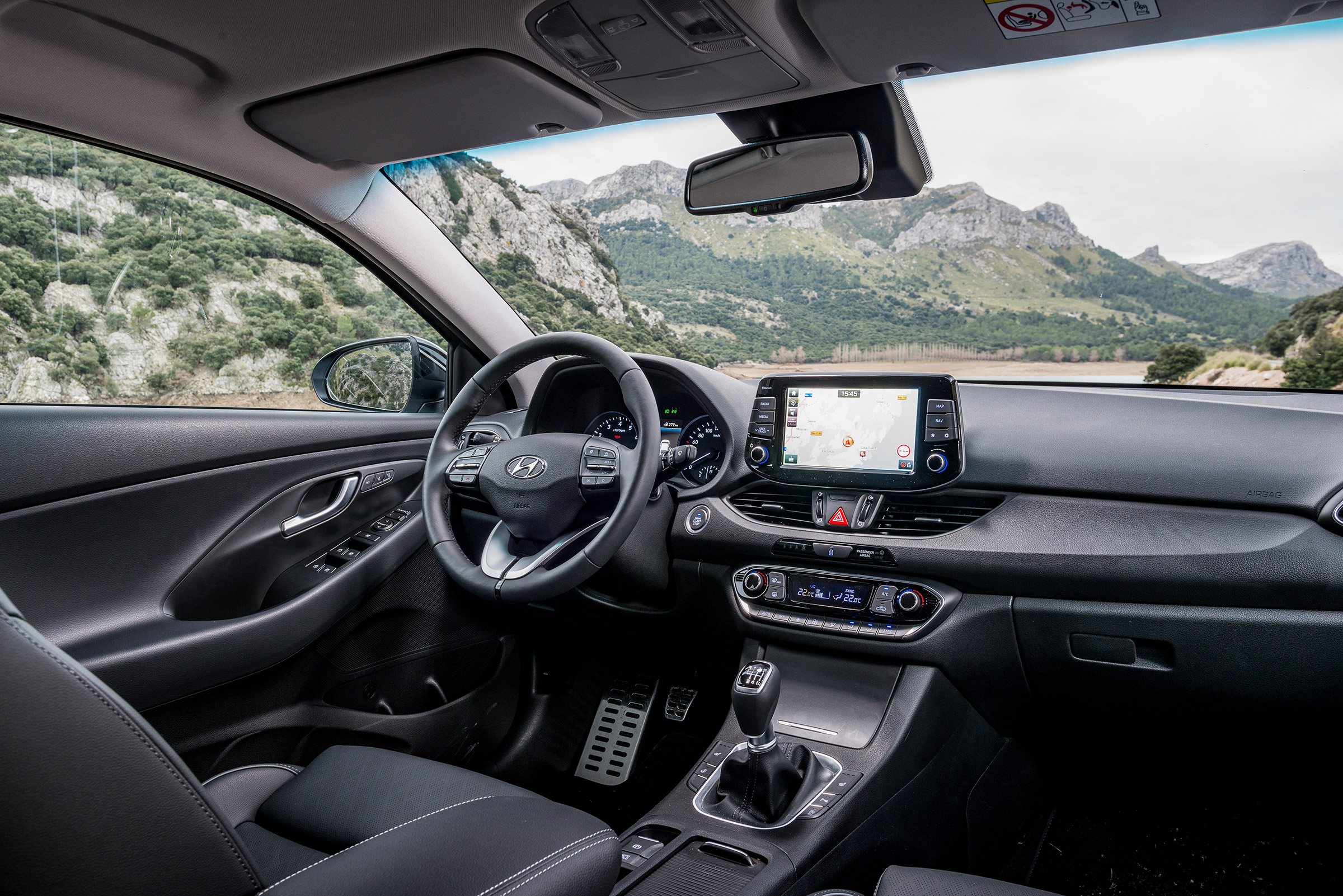 Hyundai i30 Fastback - dash