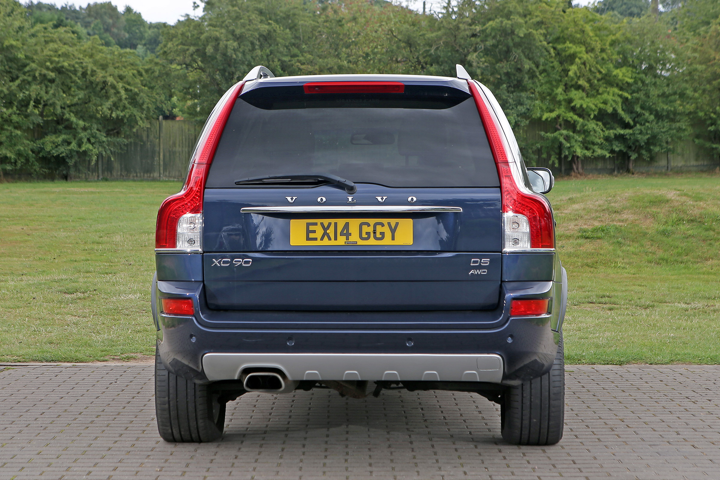 Used Volvo XC90 - full rear