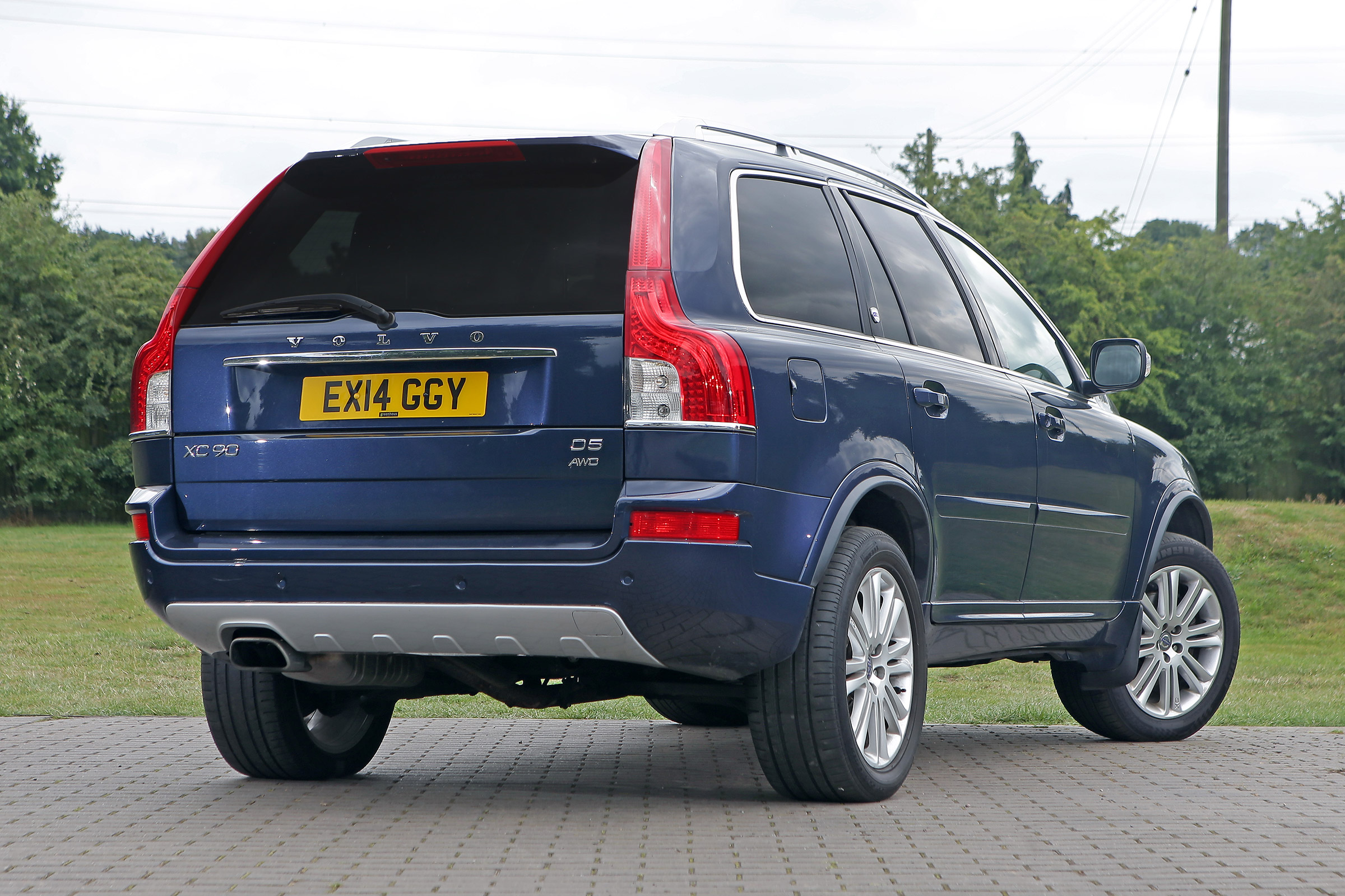 Used Volvo XC90 - rear