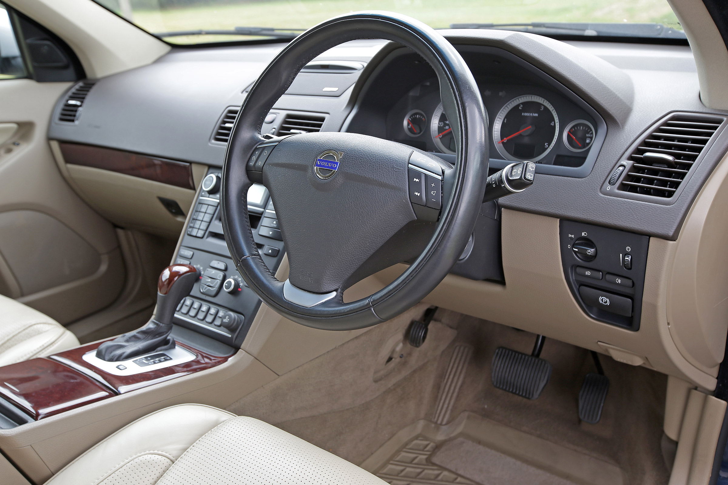 Used Volvo XC90 - dash