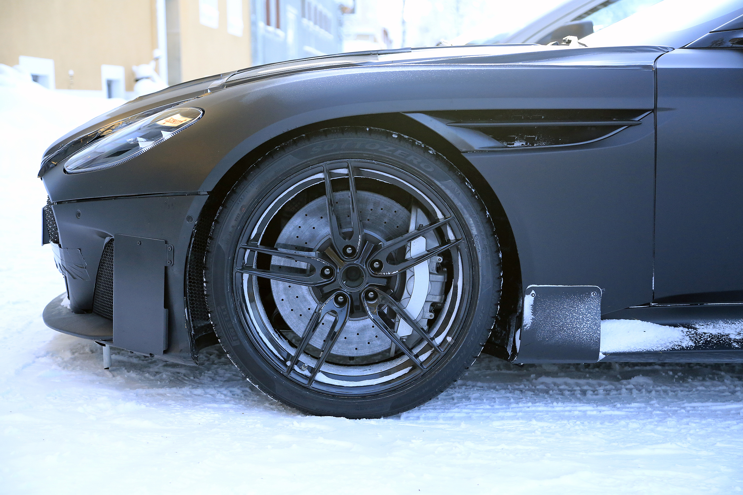Aston Martin Vanquish winter spy wheel