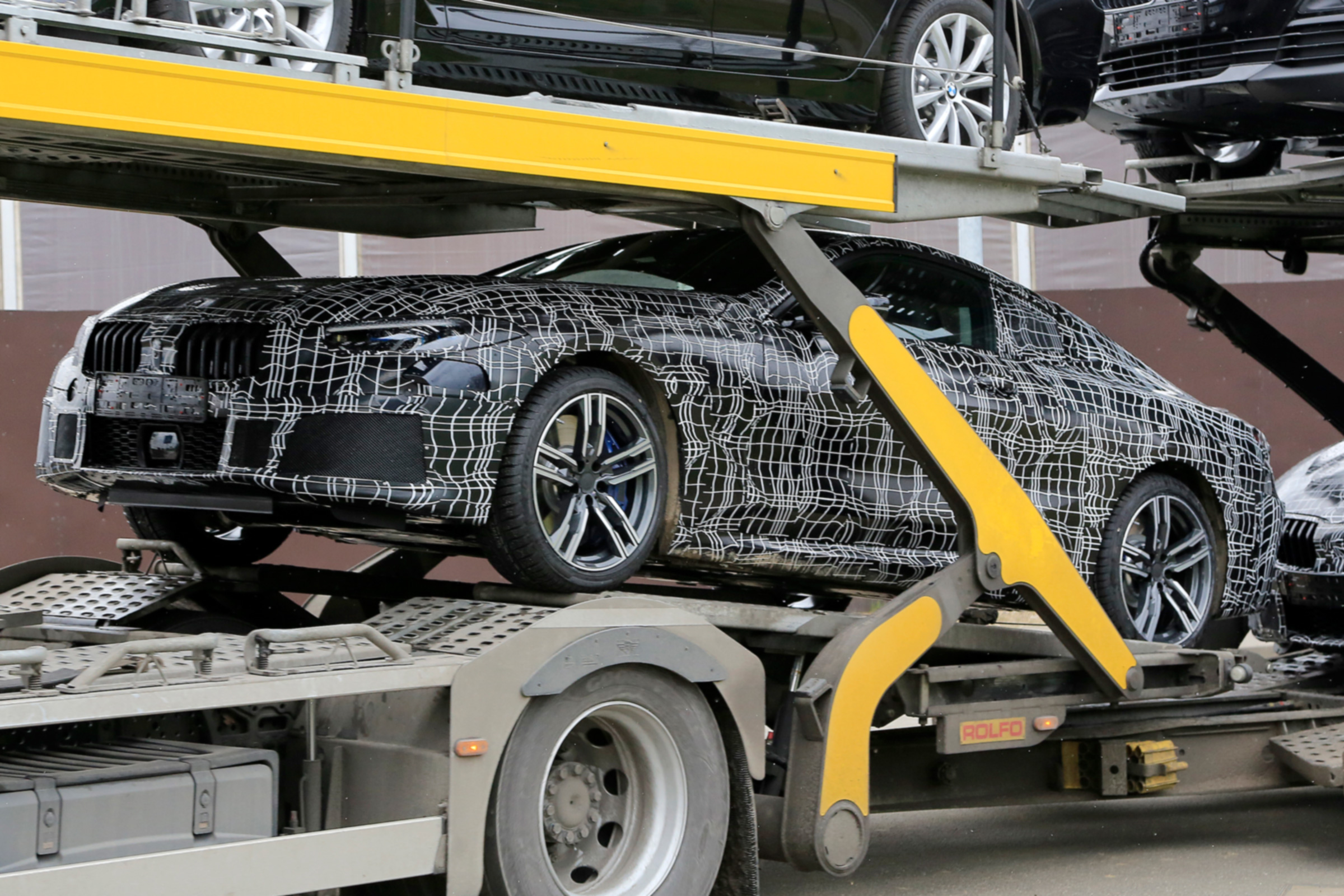 BMW 8 Series - spy shot transporter