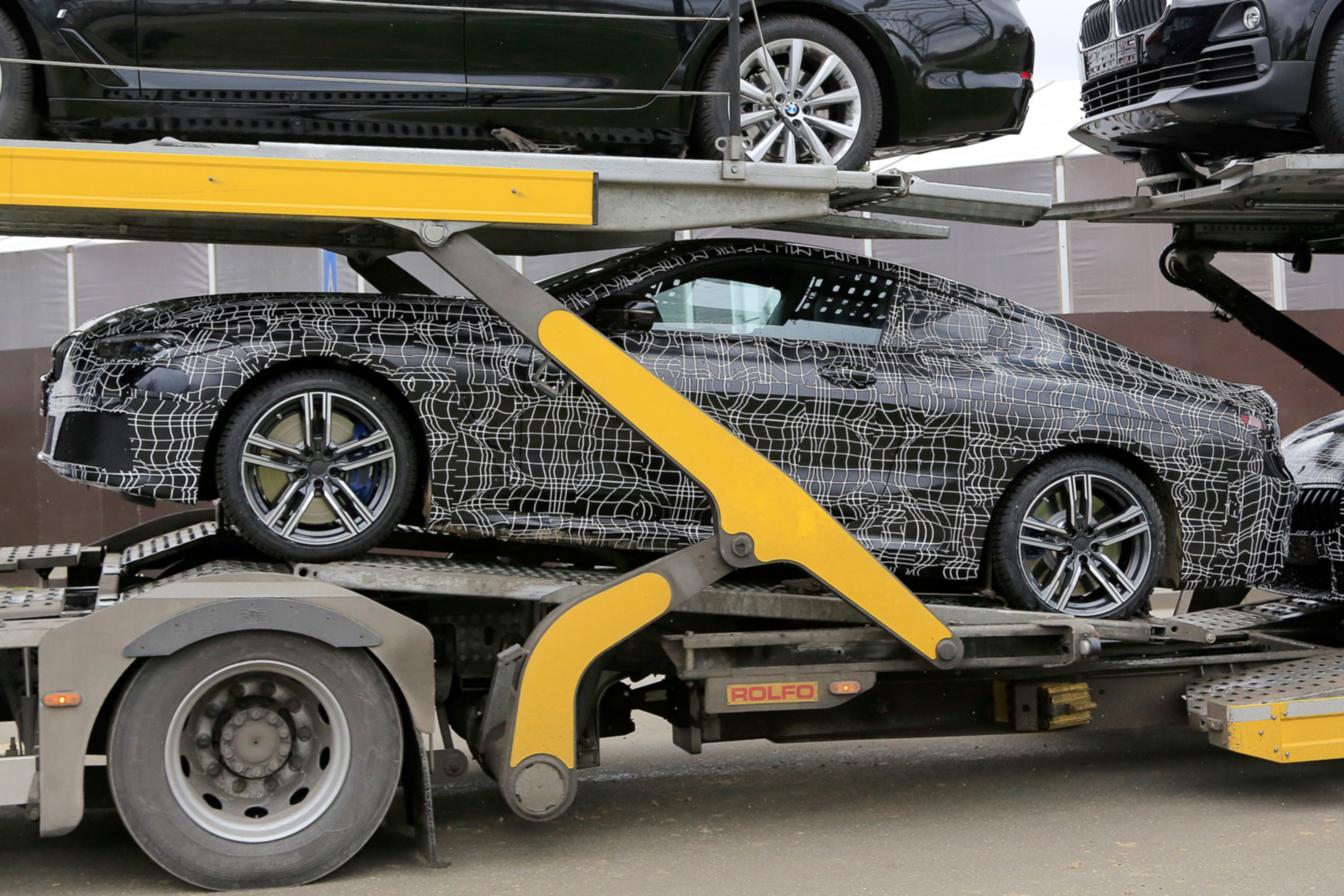 BMW 8 Series - spy shot side loaded