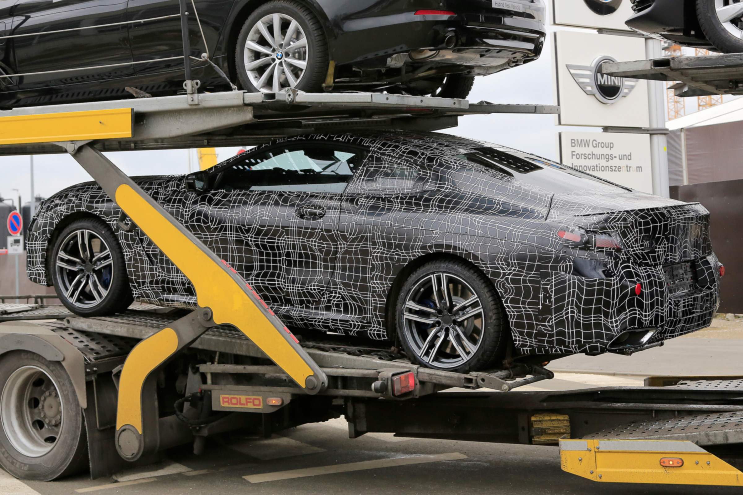 BMW 8 Series - spy shot transport rear